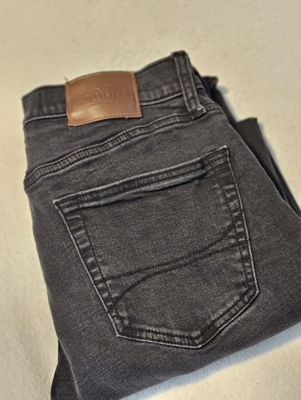 Hollister Mens Jeans Black 31x32 Euc Denim Comfort Classic Slim Straight